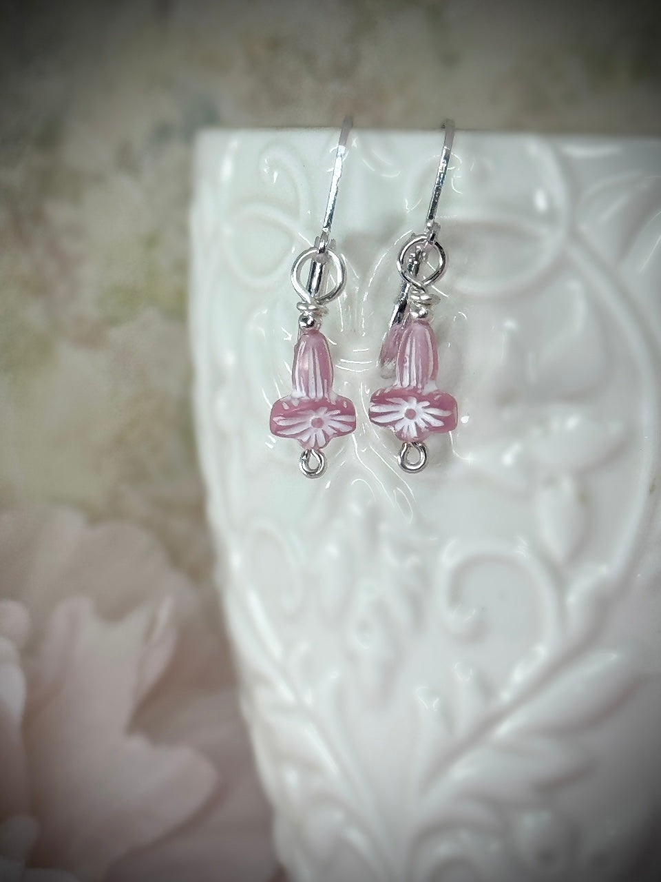 Delicate Pink Flower Earrings🌸