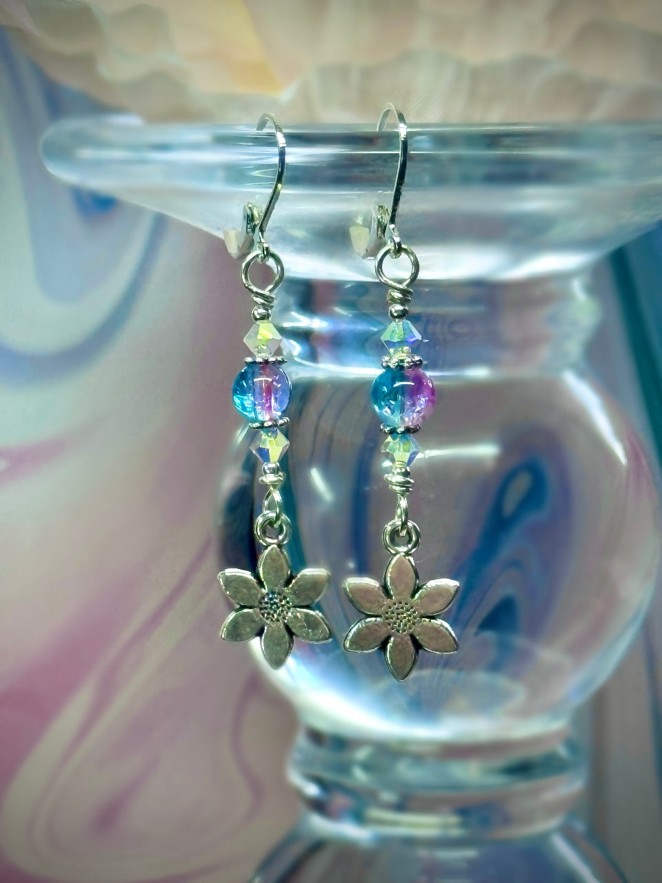 Adorable Crackle Bead Flower Earrings